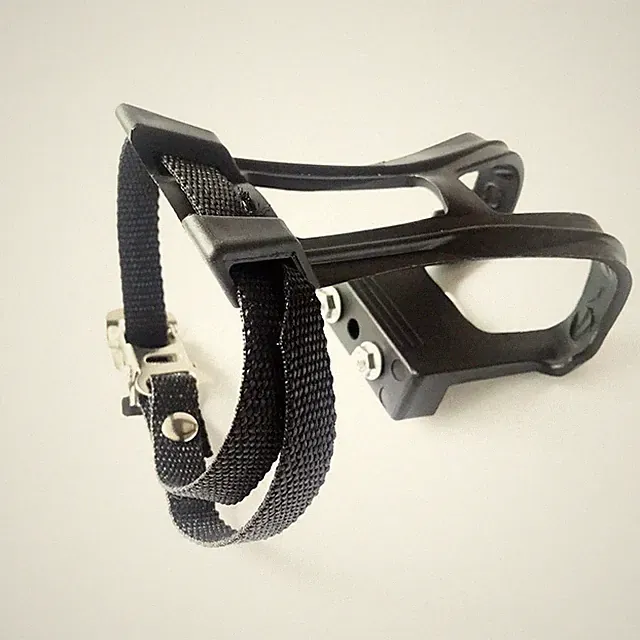 Dog Clip Pedal Straps for Fixed Gear Bikes with Comfort Padding and Secure Fit